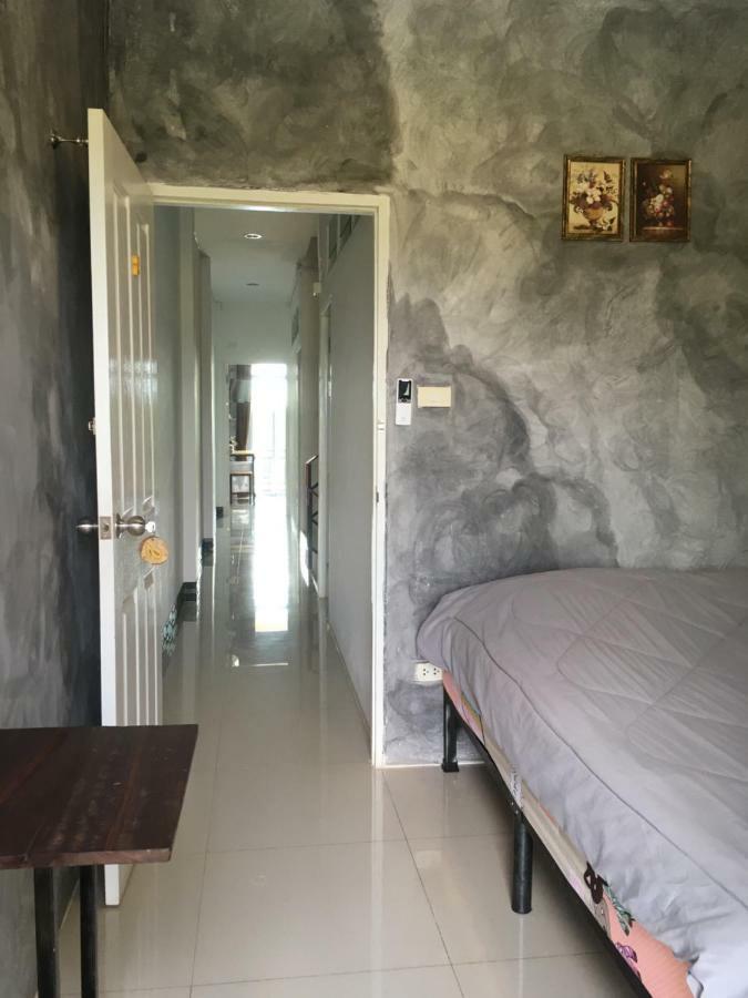 Innkhun House Urt Suratthani Airport Surat Thani Exterior photo